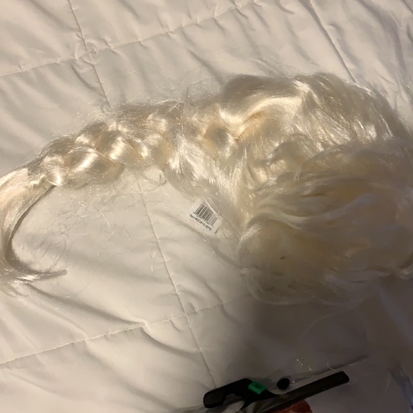 Frozen costumes Kristoff and  Anna with Elsa wig perfect for birthday party - Picture 4 of 6